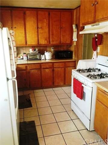 15735 Alwood - another kitchen view. The entry in the back leads to the hall.