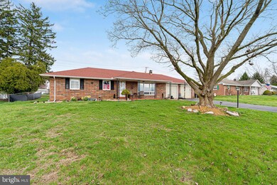 428 Snyder Rd, Reading, PA 19605 - photo 4