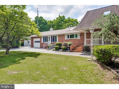 517 Delanco Rd, Beverly, NJ 08010 - photo 2