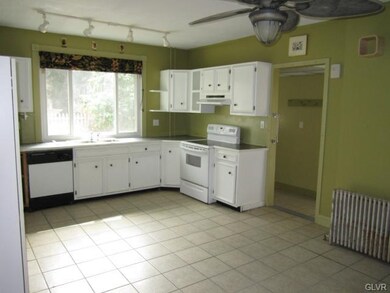 1266 Main St, Slatington, PA 18080 - photo 4