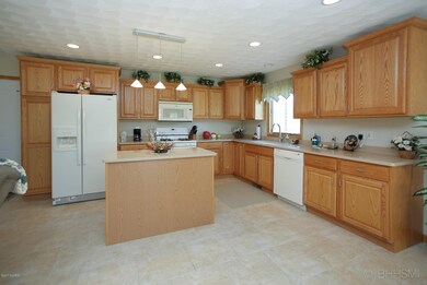 6163 Red Maple Rd, Battle Creek, MI 49014 - photo 3