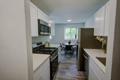 unlisted-address, Chicago, IL 60625 - photo 2