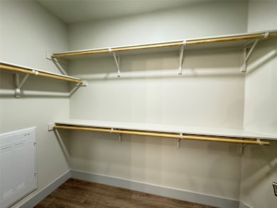 SHOW UNIT, LAYOUT MAY BE DIFFERENT