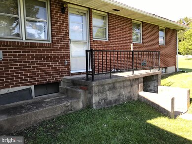 6596 Hill Rd, Fayetteville, PA 17222 - photo 3