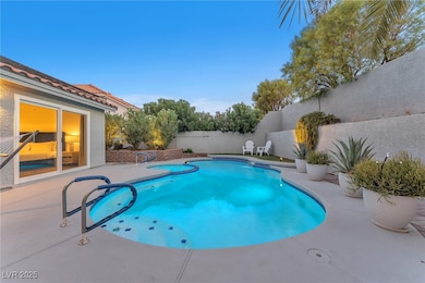 7857 Cliffs Edge Cir, Las Vegas, NV 89123 - photo 7