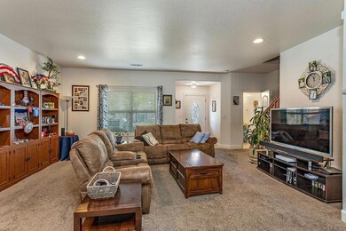 841 N Haskell St, Central Point, OR 97502 - photo 5