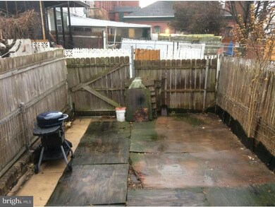 1052 Perry St, Reading, PA 19604 - photo 6