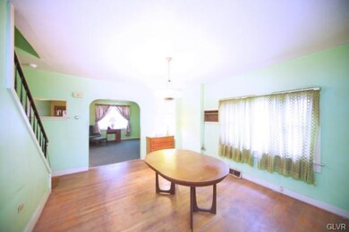228 E Hamilton St, Allentown, PA 18109 - photo 4