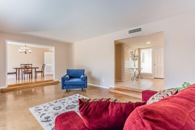 1644 W Royal Palm P Lvg:D:Entry