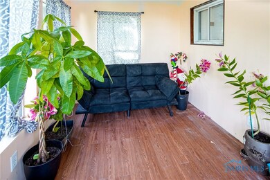 23270 W Edgefield Rd, Genoa, OH 43430 - photo 5