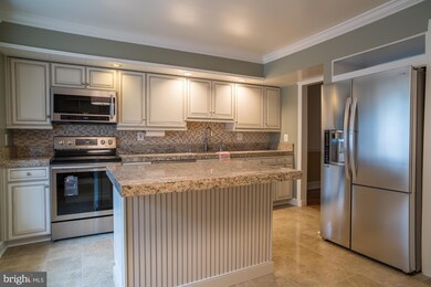 2111 Chapel Valley Ln, Lutherville Timonium, MD 21093 - photo 2