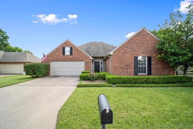 413 N Forest Ridge Blvd, Broken Arrow, OK 74014 - photo 2