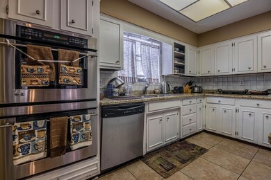 2141 Trawood Dr, El Paso, TX 79935 - photo 6