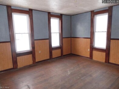 1123 4th St NE, Canton, OH 44704 - photo 5