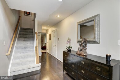 2570 James Madison Cir, Herndon, VA 20171 - photo 3