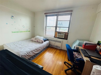 63-84 Saunders St unit 2G, Rego Park, NY 11374 - photo 7