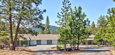171 Alpine Circle garages