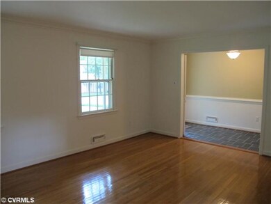 Living Room - Check out the beautifully maintaned 