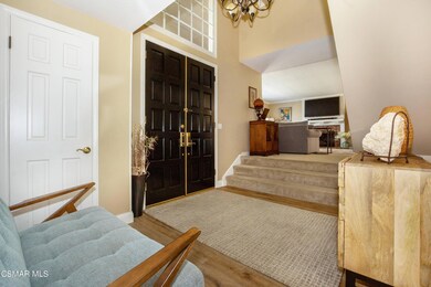 1496 Julia Ct foyer