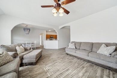 3952 S 211th East Ave, Broken Arrow, OK 74014 - photo 7