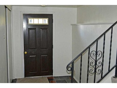 Entry/Foyer.