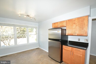 9023 Golden Sunset Ln, Springfield, VA 22153 - photo 4