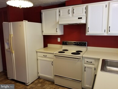 14115 Aldora Cir, Burtonsville, MD 20866 - photo 7