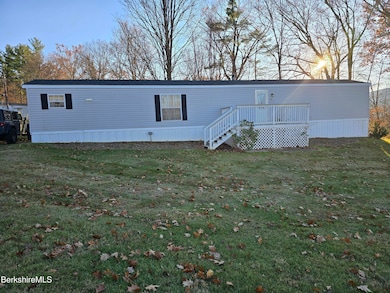 108 Bakers Dr, Bennington, VT 05201 - photo 3