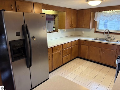 7315 E Pickard St, Mount Pleasant, MI 48858 - photo 5