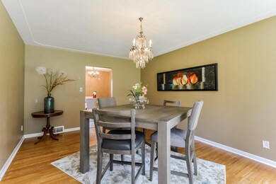 009-photo-dining-room-6290239