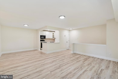 215 Old Forge Crossing unit 215, Devon, PA 19333 - photo 4