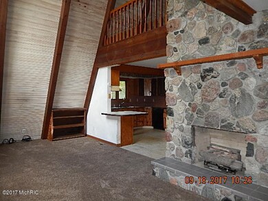 5415 Skeels Livingroom