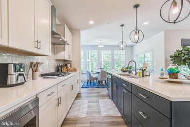 8604 Cedar Chase Dr, Clinton, MD 20735 - photo 6