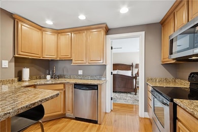 807 W 48th St unit 701, Kansas City, MO 64112 - photo 6