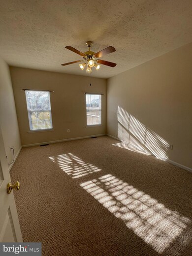 232 Hobbs Hole Ln, Tappahannock, VA 22560 - photo 5