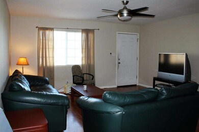 86th_LivingRoom1