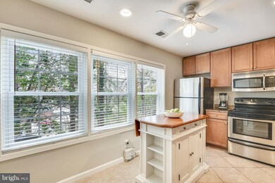 8032 Quarry Ridge Way, Bethesda, MD 20817 - photo 6