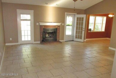 201 Pebble Ln, Jacksonville, NC 28546 - photo 3
