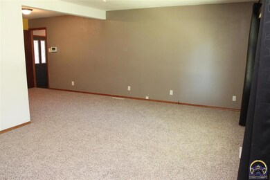 1307 SW 32nd St, Topeka, KS 66611 - photo 6