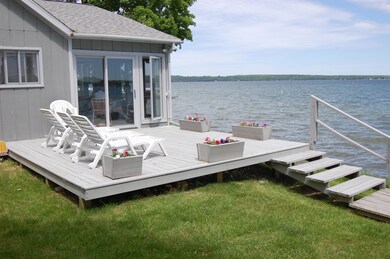 Great porch and you can hear the waves