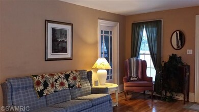 404 Avery St, Lowell, MI 49331 - photo 4