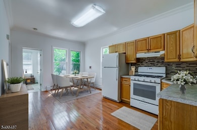 24 Green Ct, Lodi, NJ 07644 - photo 2