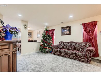 827 NW 1st Ave, Canby, OR 97013 - photo 6