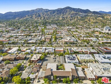 365 Burchett St unit 304, Glendale, CA 91203 - photo 2