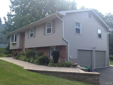 1816 Treeline Dr, Easton, PA 18040 - photo 2