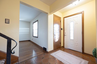 295 N Cassingham Rd Bexley 008