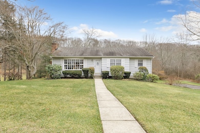 19 Robin Ln, Shelton, CT 06484 - photo 2