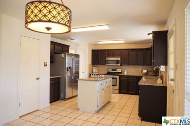 502 Red Oak Dr, Copperas Cove, TX 76522 - photo 3