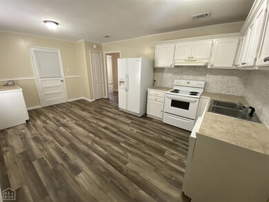 1301 Calley Cove, Jonesboro, AR 72401 - photo 3