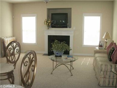 Den/Family/Great Room - BRIGHT AND COMFORTABLE!  B